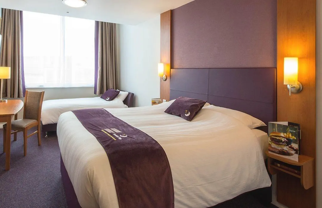Premier Inn East Midlands Airport-1