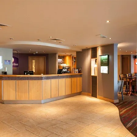 Premier Inn East Midlands Airport-2